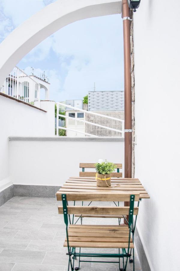 Porcavilla B&B อีสเกีย ภายนอก รูปภาพ