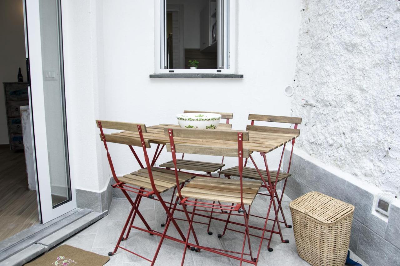 Porcavilla B&B อีสเกีย ภายนอก รูปภาพ